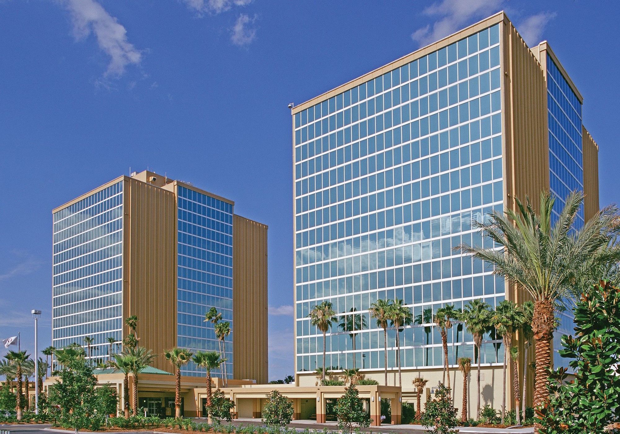 Doubletree By Hilton At The Entrance To Universal Orlando Exterior photo